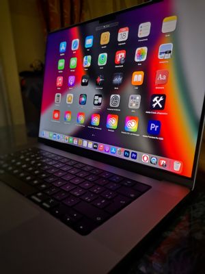 MacBook Pro 16