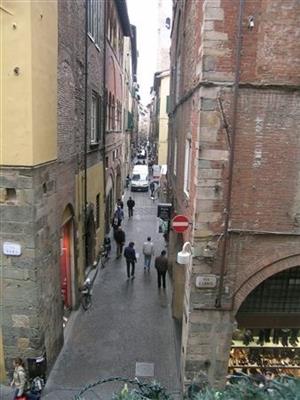 fondo commerciale - ristrutturato a Centro storico, Lucca