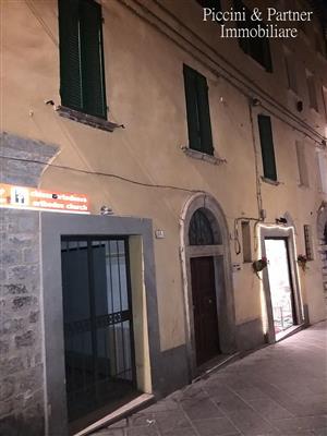 Appartamento - Quadrilocale a Centro storico, Perugia
