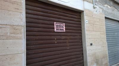 Locale commerciale - 1 Vetrina a Tunisi Grottasanta, Siracusa