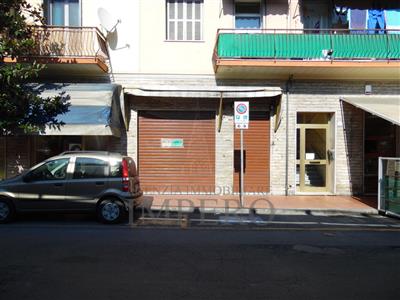 Locale commerciale - 1 Vetrina a Ventimiglia