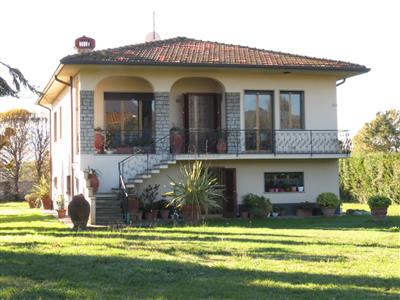 Villa - Divisa in due unità a Nord, Capannori