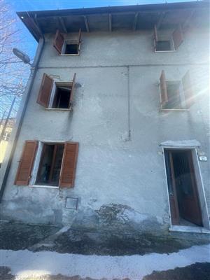 Semindipendente - Porzione di casa a Azzano, Seravezza