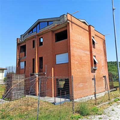 Stabile/palazzo in buono stato di 420 mq. a San Leonardo In Treponzio