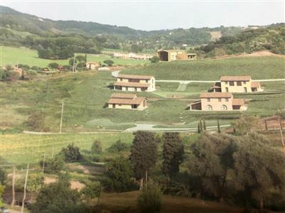 Terreno residenziale in buono stato di 1300 mq. a Serra