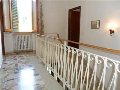 Appartamento in buono stato di 120 mq. a Camaioni