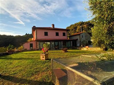 Villa in buono stato di 280 mq. a Monsagrati