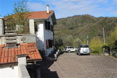 Villa in buono stato di 196 mq. a Montedivalli