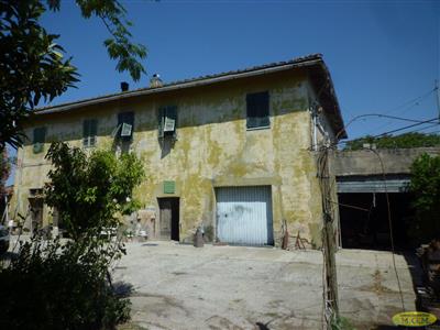 Casa singola in buono stato di 220 mq. a Montecalvoli Basso