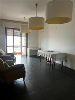 Appartamento in buono stato di 140 mq. a Marina Di Carrara