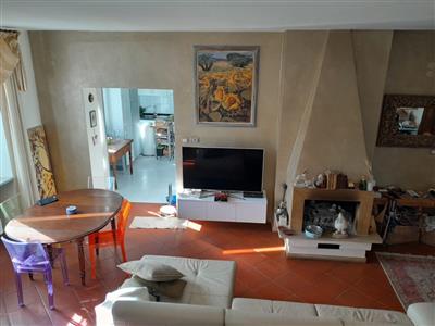 Appartamento in buono stato di 180 mq. a Montenero