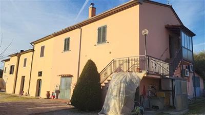 Porzione di casa in buono stato di 200 mq.