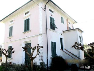 Villa in buono stato di 280 mq. a Orentano