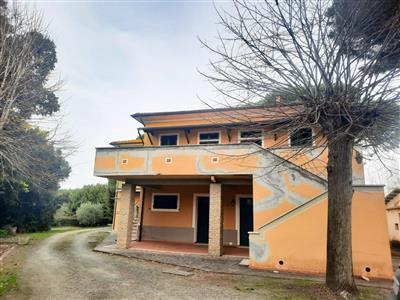 Casa singola in buono stato di 850 mq. a Perignano