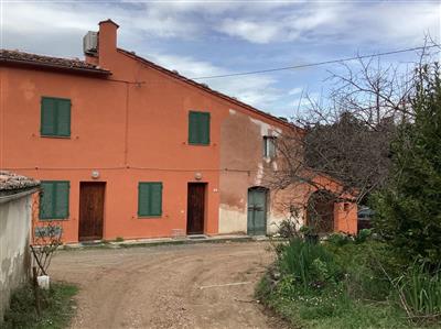 Porzione di casa in buono stato di 200 mq.