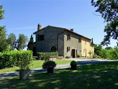 Porzione di casa in buono stato di 206 mq.