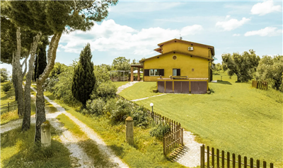 Villa in buono stato di 1100 mq.