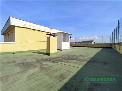 3975813_vendita-appartamenti-bari-rif-oqh-39-attico-con-terrazzo-a-livello-e-6lfpseek.jpg