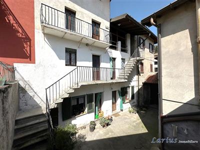 7226938_vendita-casa-di-corte-como-rif-lon27-casa-storica-con-cortile-di-1huqbesp.JPG