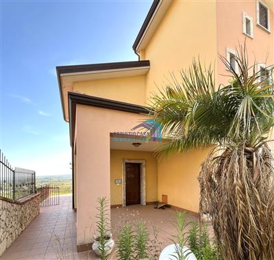 7308523_vendita-ville-messina-rif-720-villa-panoramica-con-piscina-yyprg3uh.JPEG