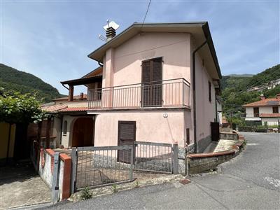 Casa Semi-indipendente in Vendita a Bagnone