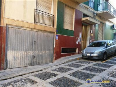 7627094_vendita-box-posti-auto-magazzini-siracusa-rif-garage-big-garage-big-6atmdebs.JPG