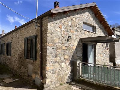 Casa indipendente in Vendita a Filattiera