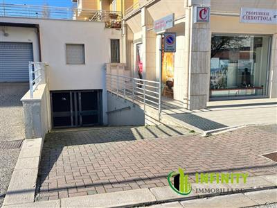 7772808_affitto-box-posti-auto-magazzini-matera-rif-egt-522-garage-arol4ehn.jpeg