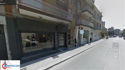 Locale commerciale in vendita a Andria CENTRO